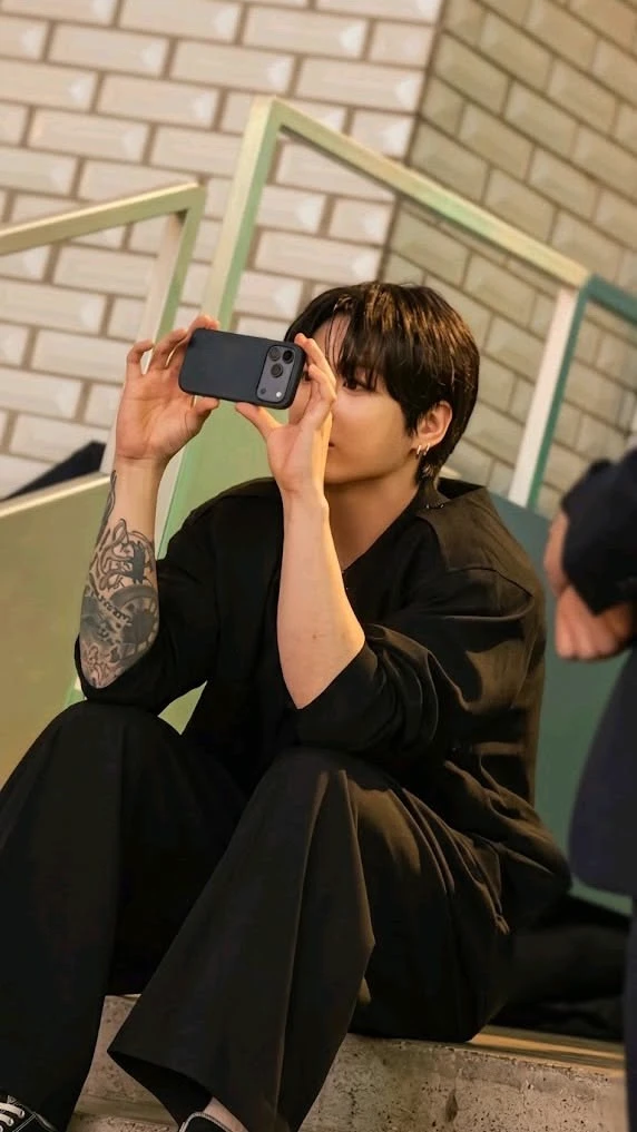Jeon Jungkook thumbnail