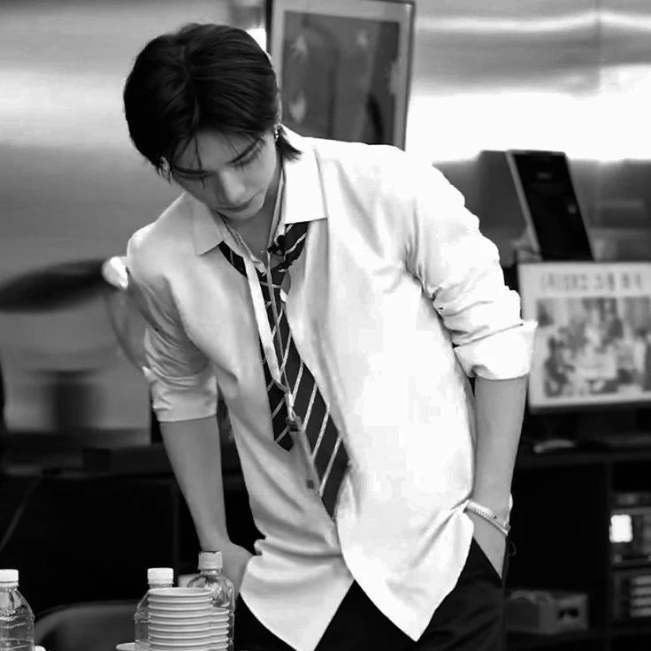 Hyunjin thumbnail