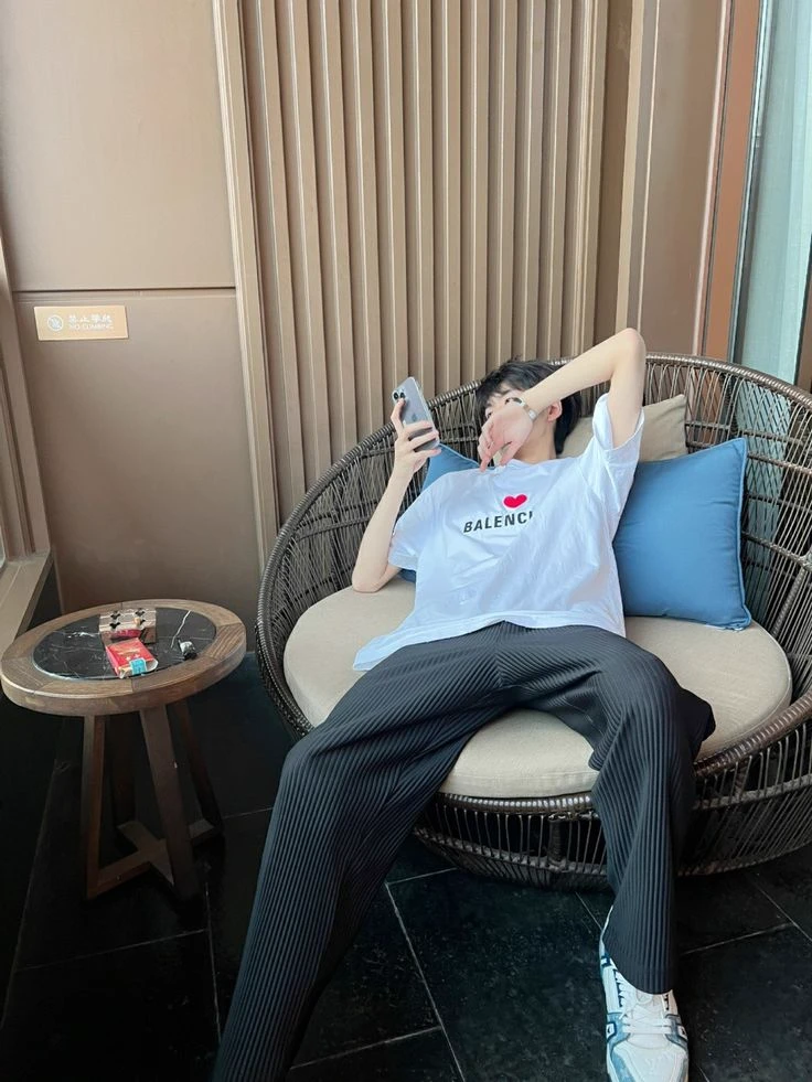 alex  thumbnail
