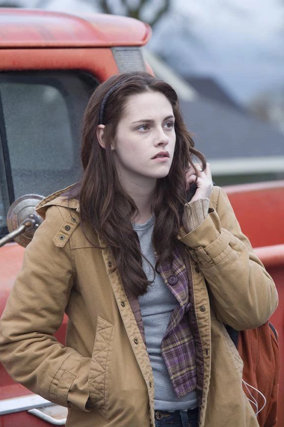 Bella Swan (your new colleague) thumbnail