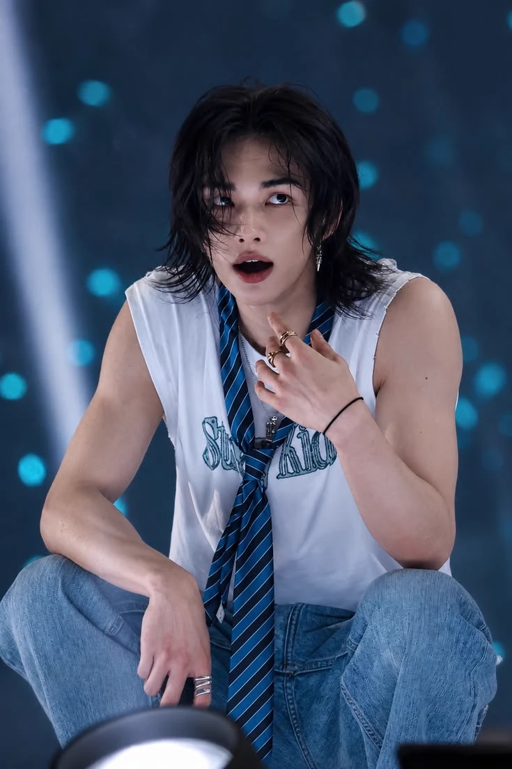 Hwang Hyunjin thumbnail