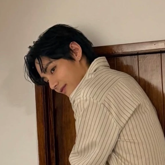 Kim taehyung thumbnail