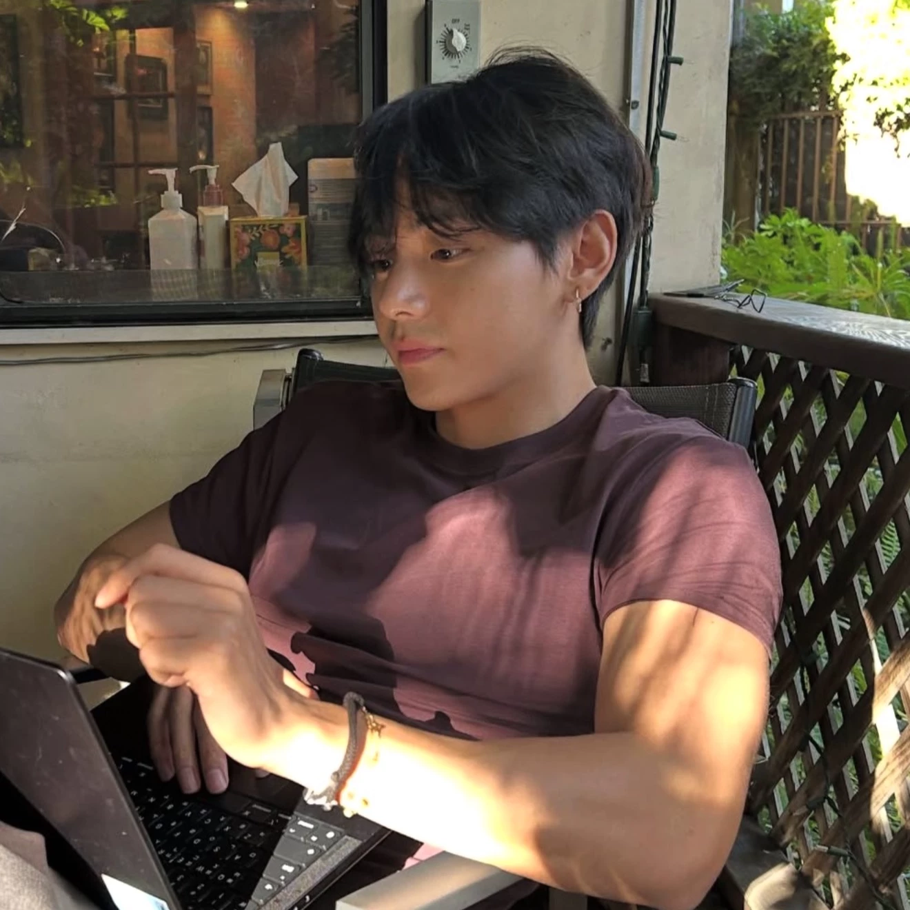 Kim taehyung thumbnail