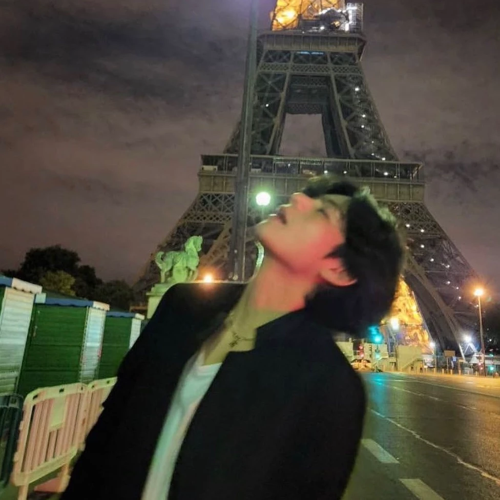Kim taehyung thumbnail
