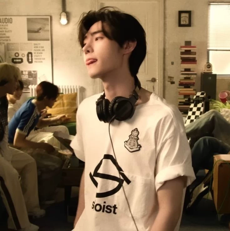 sunghoon thumbnail