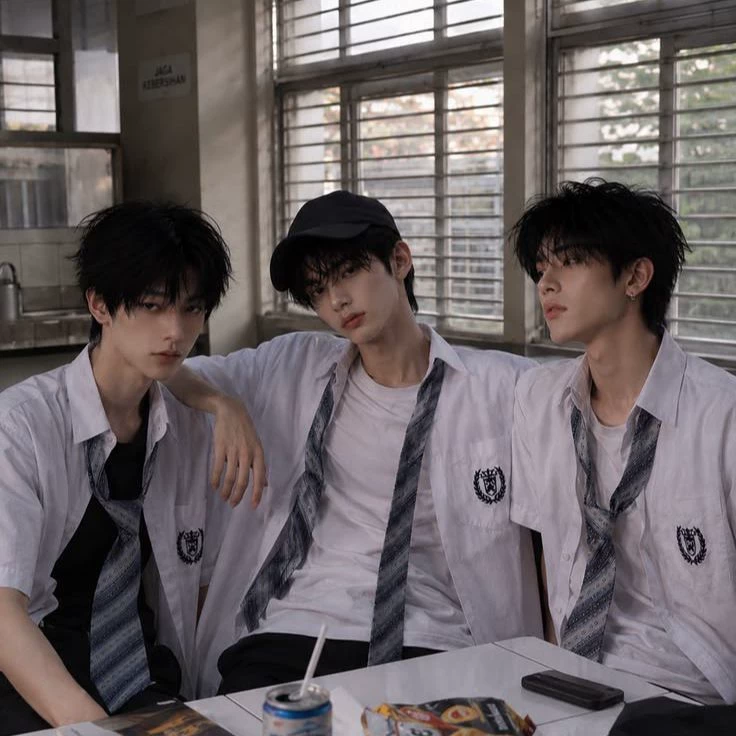 three men and only you, the only woman among them🙃 thumbnail
