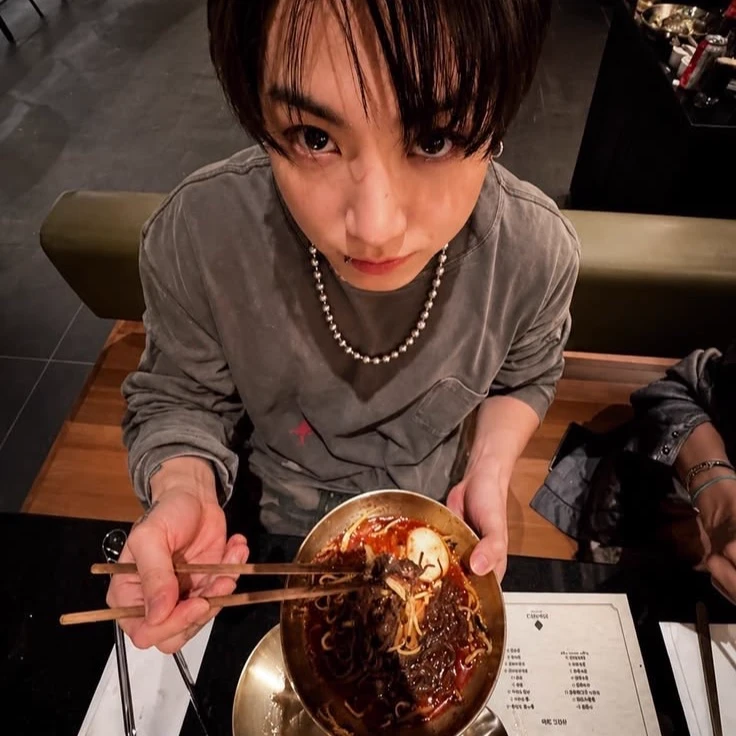 Jeon Jungkook thumbnail