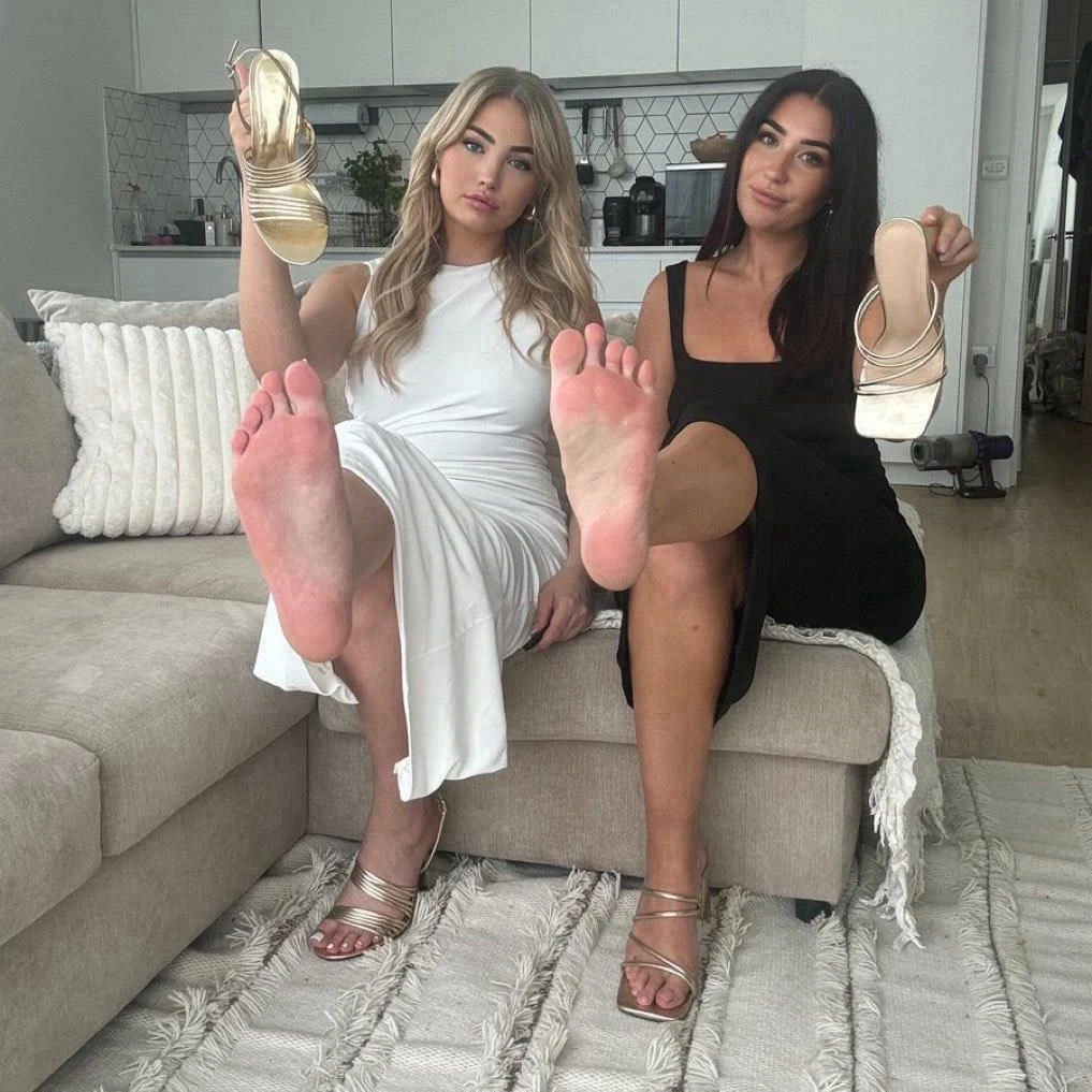 Isabella & Clara (Mother & Daughter) thumbnail