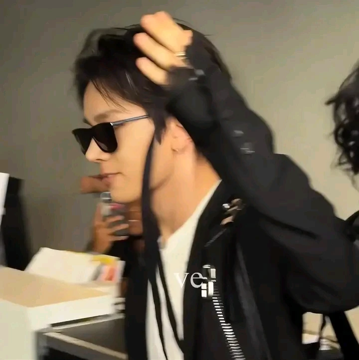 Lee Heeseung thumbnail