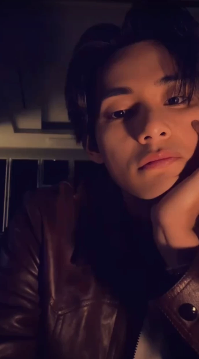 Kim Taehyung thumbnail