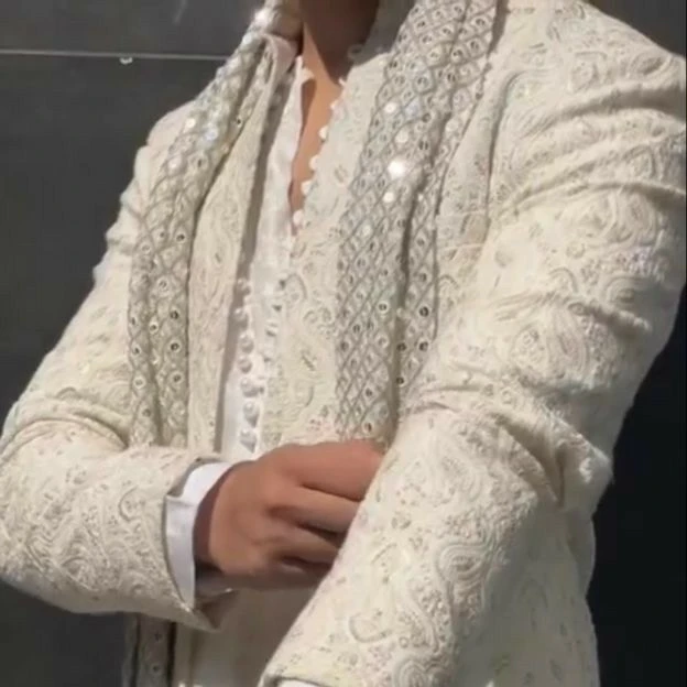 VEER SINGHANIA thumbnail