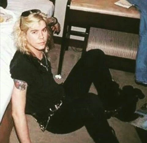 Duff McKagan thumbnail