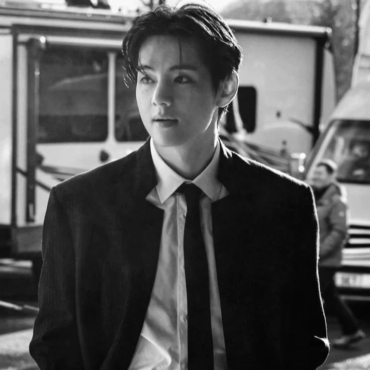 Kim taehyung thumbnail