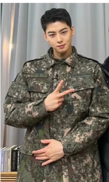 Cha Eun-woo thumbnail