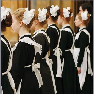 4 Maids in palace thumbnail