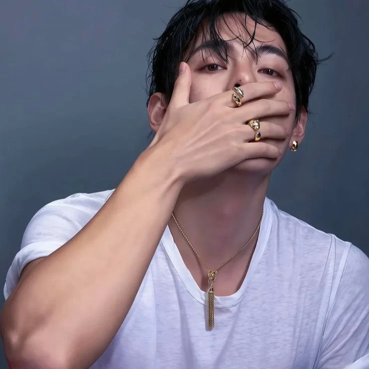 Kim Taehyung thumbnail