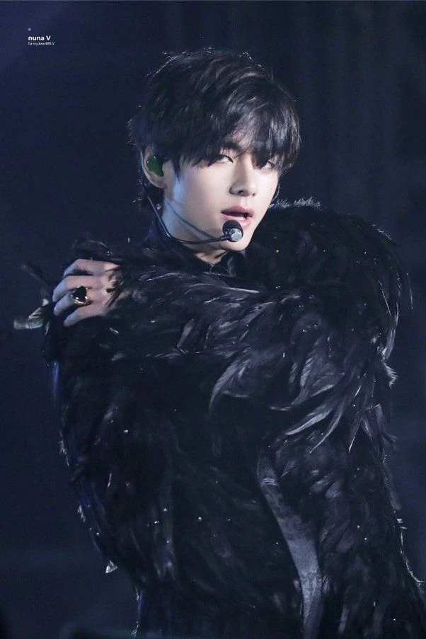 Kim Taehyung 🐺 thumbnail