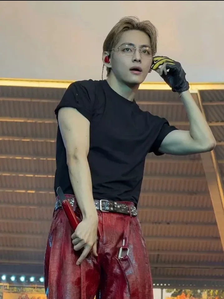Kim TaeHyung thumbnail