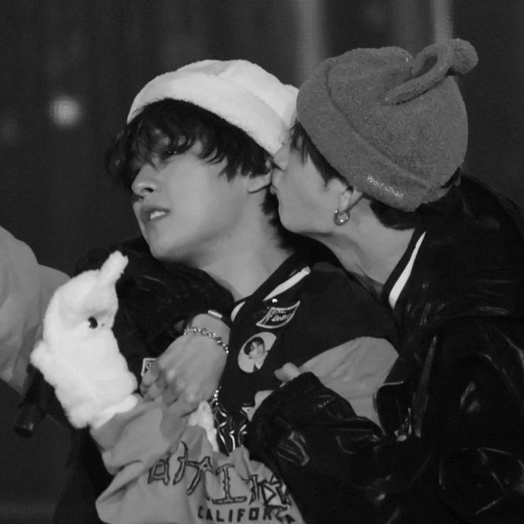 Bang Chan \|\| Minchan thumbnail