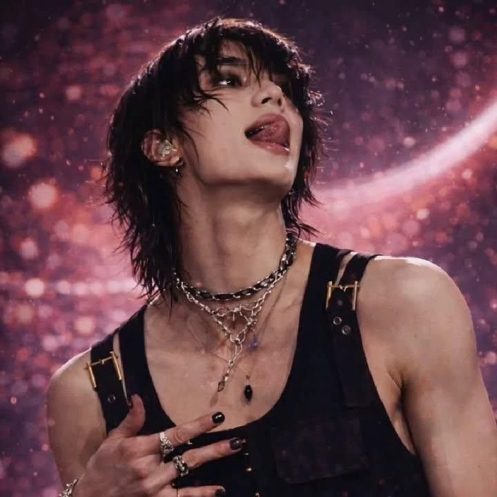 Hwang Hyeonjin thumbnail