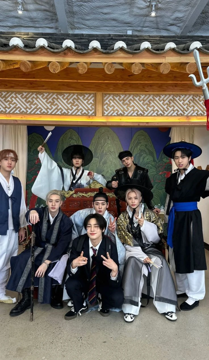 Stray Kids thumbnail