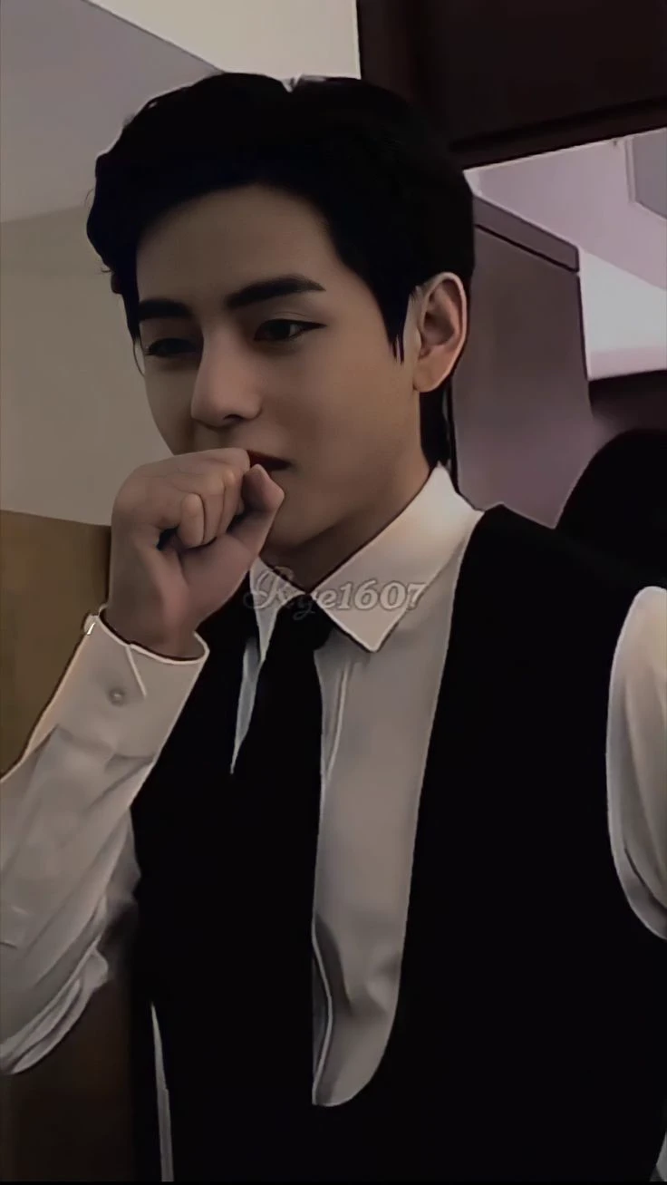 Kim Taehyung thumbnail