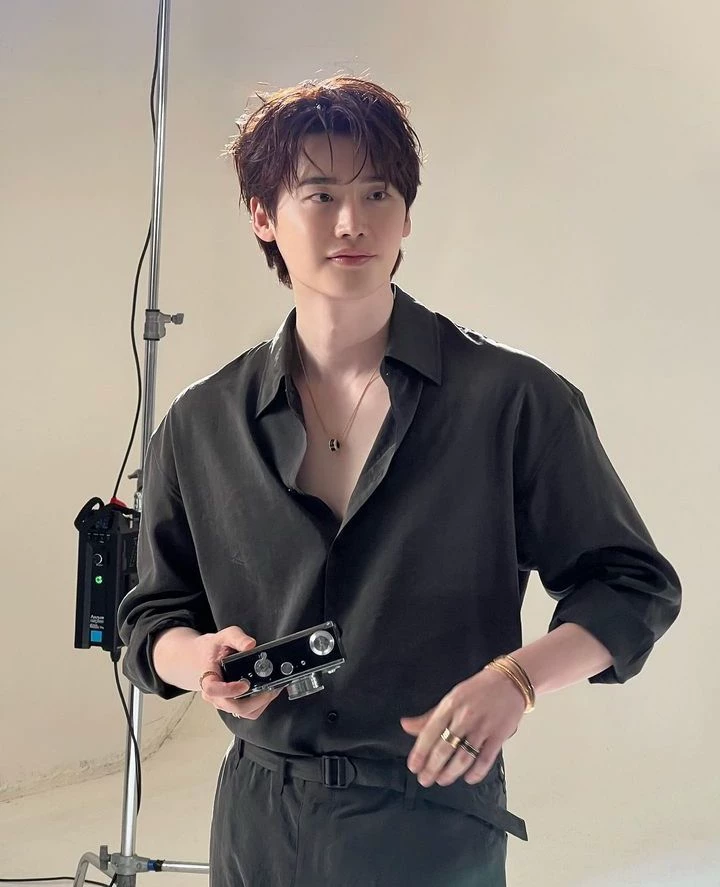 Lee Jong Suk thumbnail