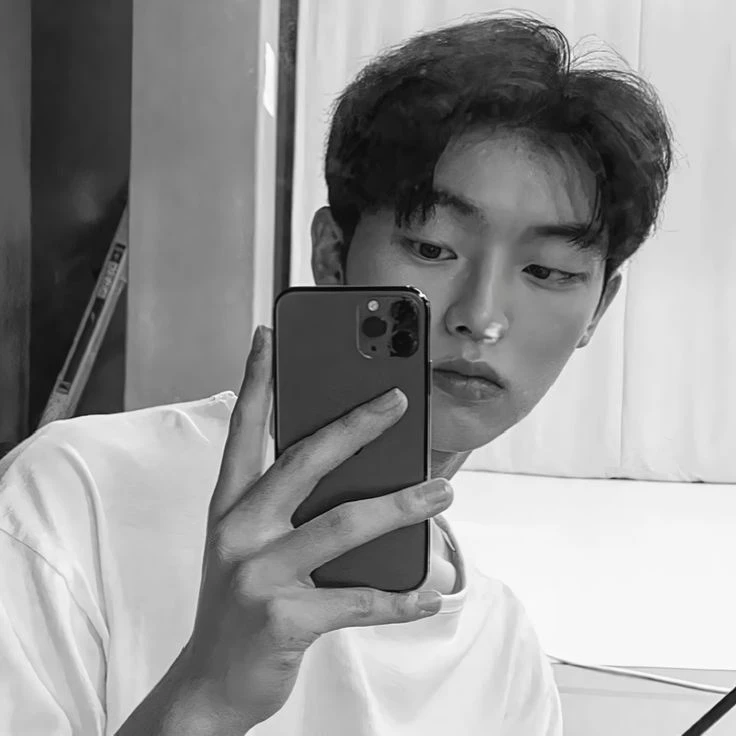 hyun wook thumbnail