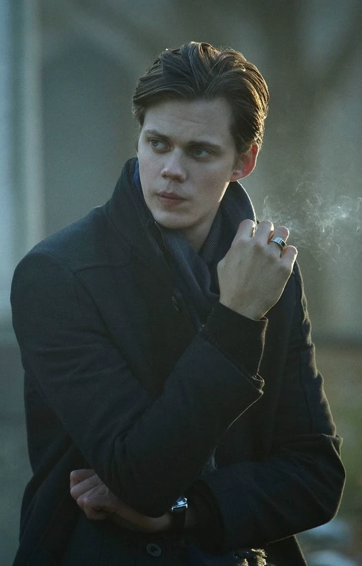 Bill Skarsgård thumbnail