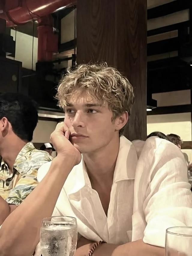 Ex-boyfriend thumbnail