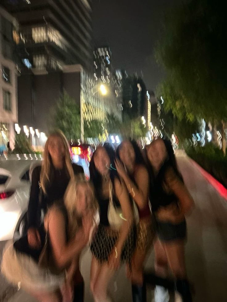 Group of friends thumbnail