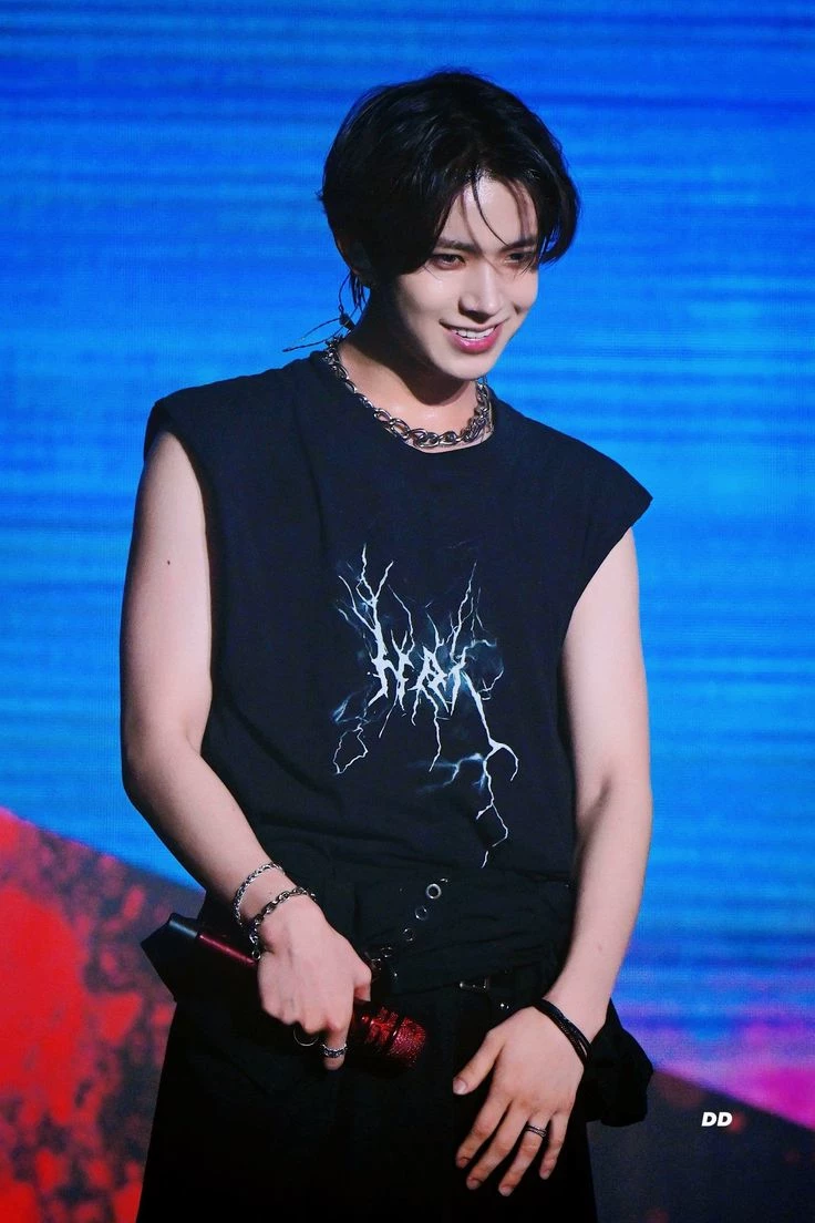 lee heeseung thumbnail