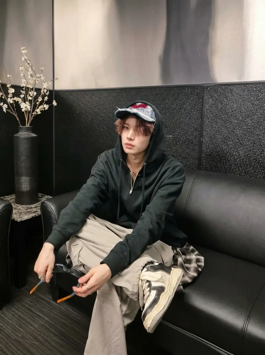 Lee Heeseung  thumbnail