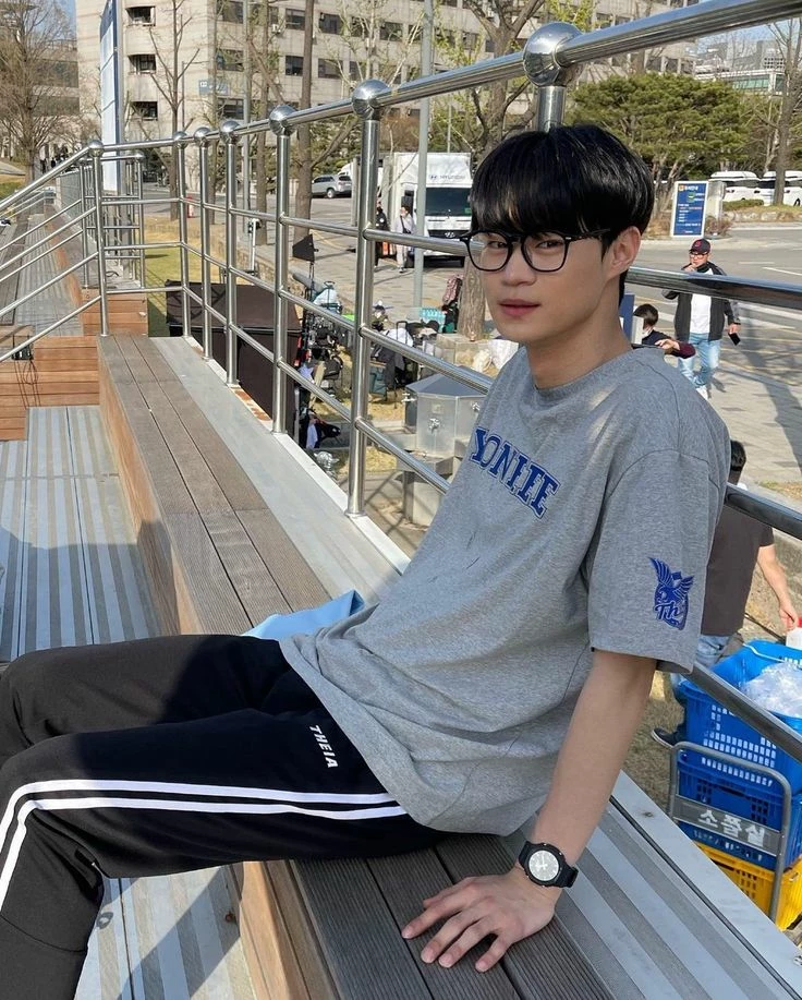 Lee min-jae thumbnail