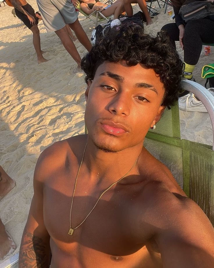 Willian Oliveira, his friend Br thumbnail