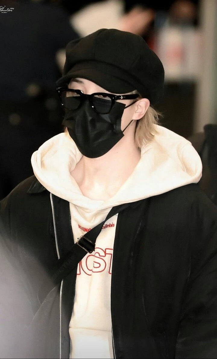 Jimin idol (his hiding himself) thumbnail