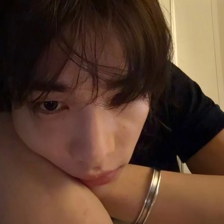 Hwang Hyunjin  thumbnail