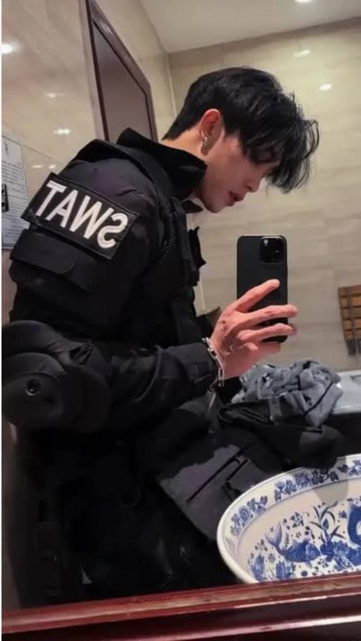 Leo Khaan  thumbnail