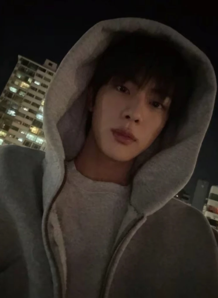 Kim SeokJin thumbnail