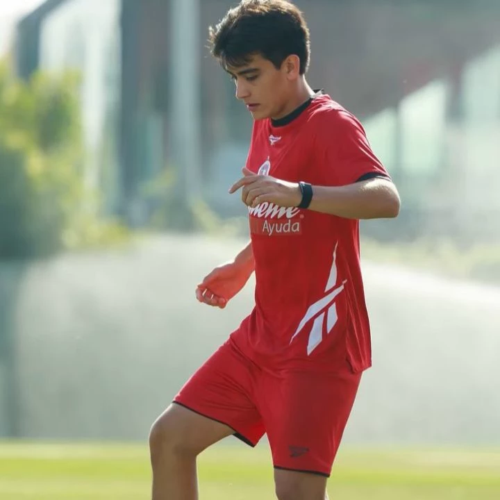 Gilberto Mora thumbnail