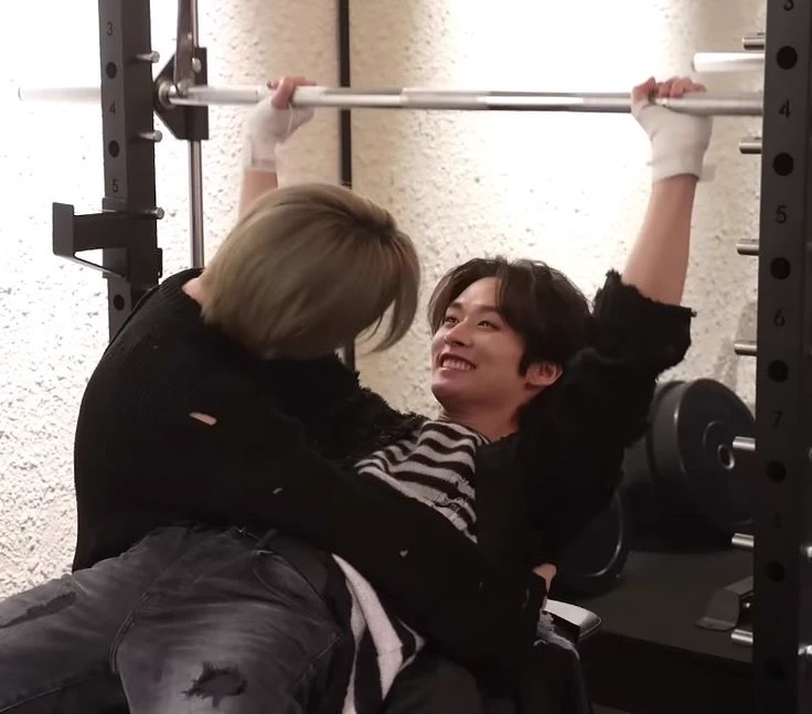 Minsung. (Friends?) 🩷💚 thumbnail