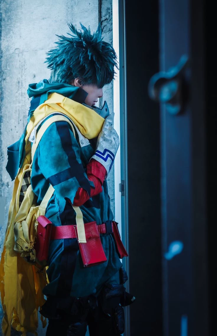 ✨Deku vigilando✨ thumbnail