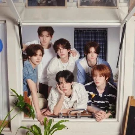 TWS (Group) thumbnail