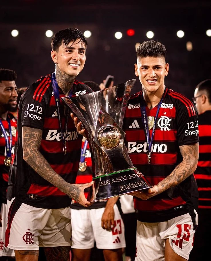 Erick Pulgar and Carrascal 🫦🫦 thumbnail