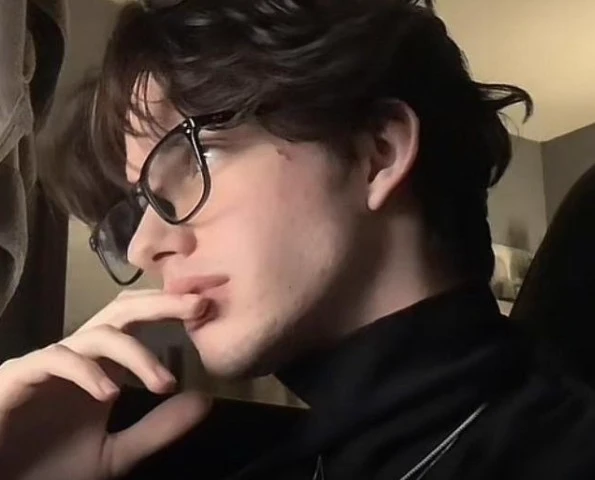 Noah//nerd boyfriend thumbnail