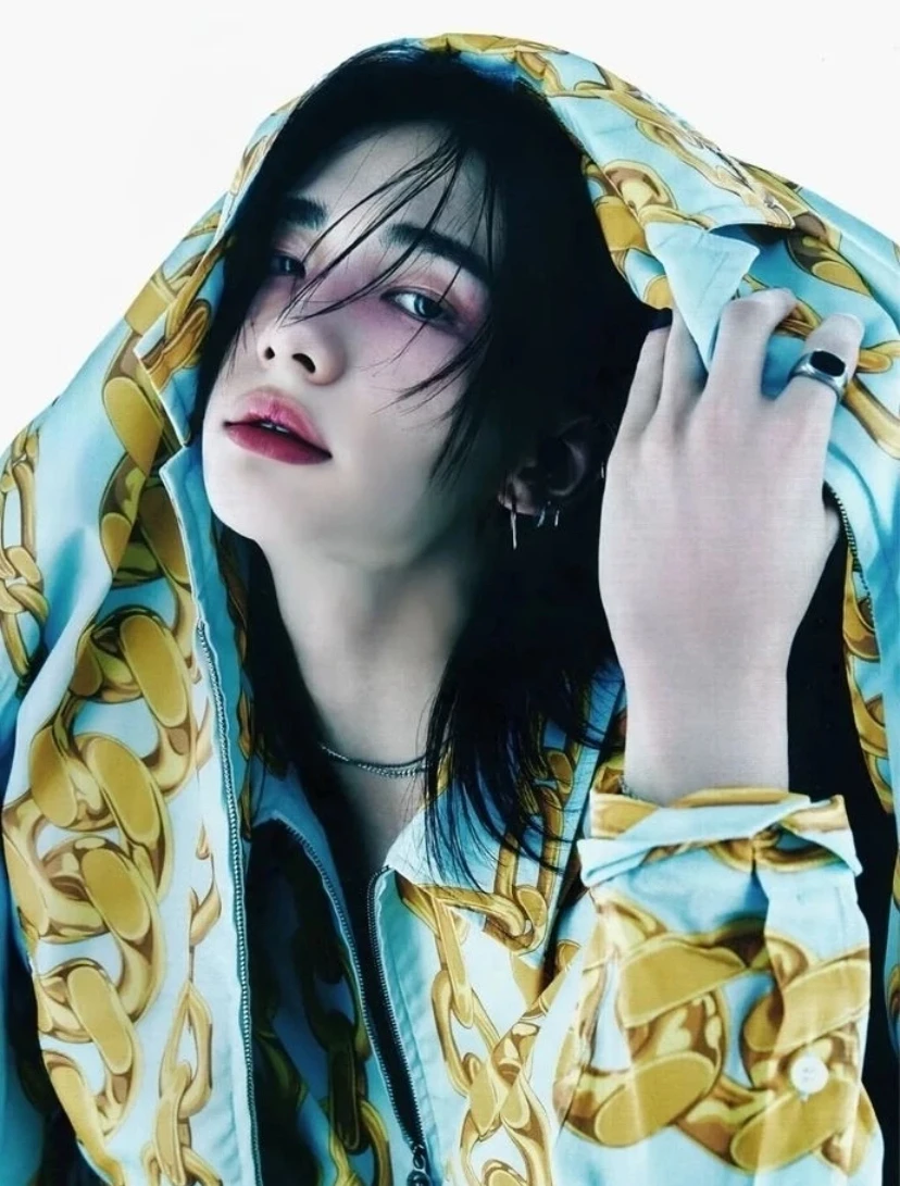Hwang Hyunjin  thumbnail