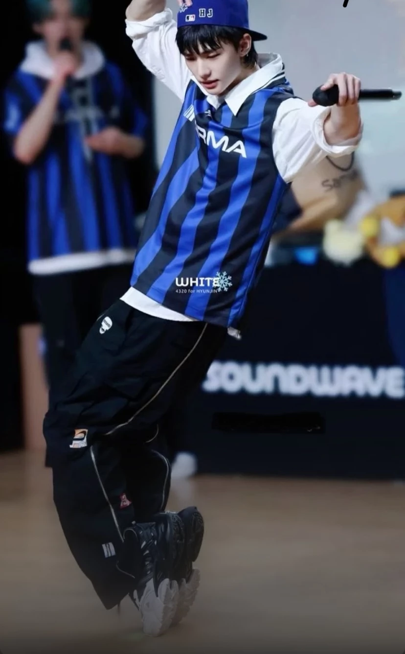 Hwang Hyunjin thumbnail