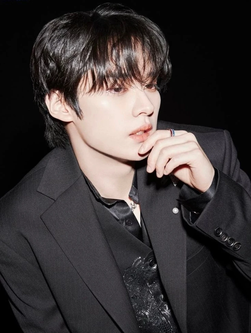 Lee Know thumbnail