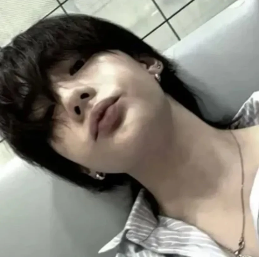 Hwang Hyunjin thumbnail