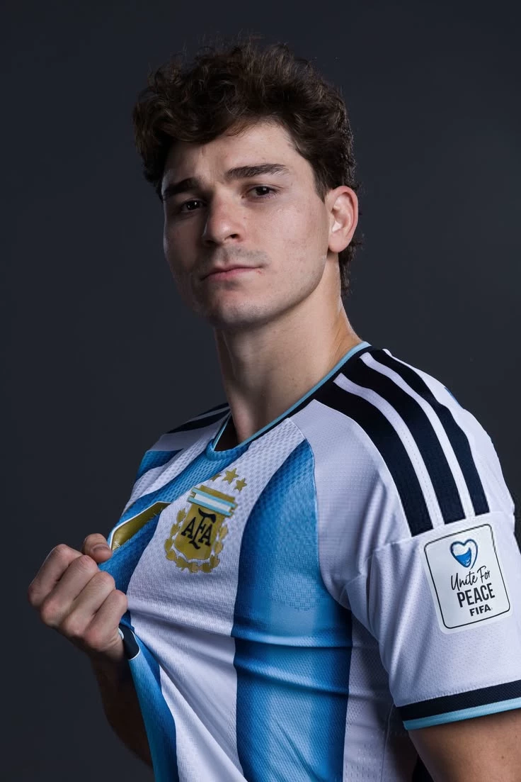 Julian Alvarez thumbnail
